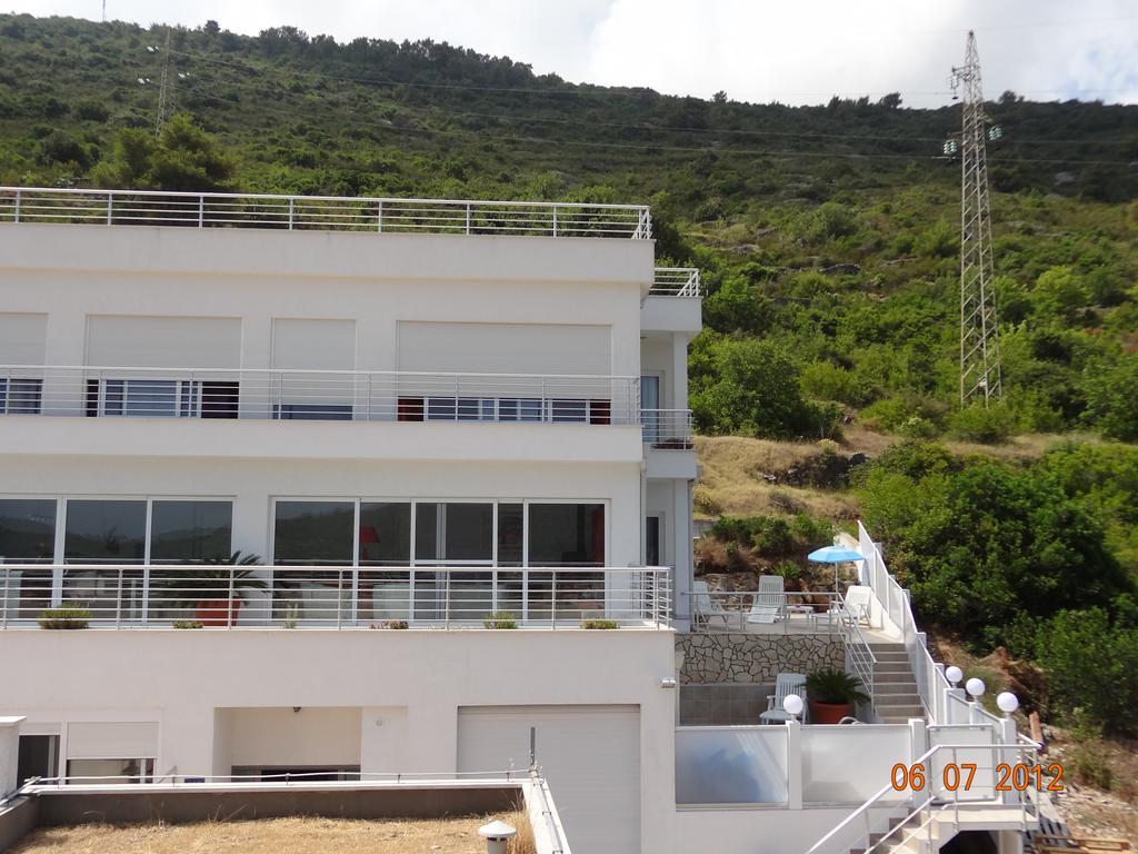 Luxury Apartment Prestige Villa Bellevue Vis Exterior photo